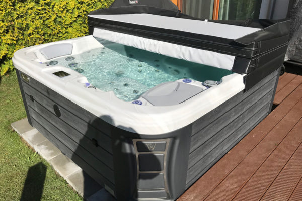 Jacuzzi Wellis® Kilimanjaro