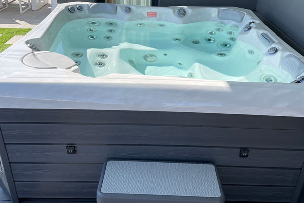 Jacuzzi Wellis® Palermo